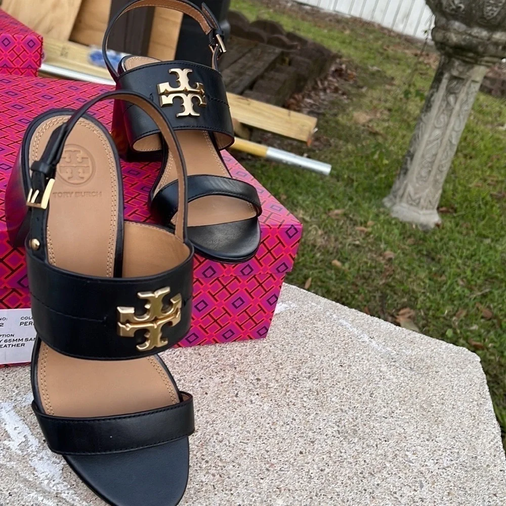 Brand new Tory Burch sandal